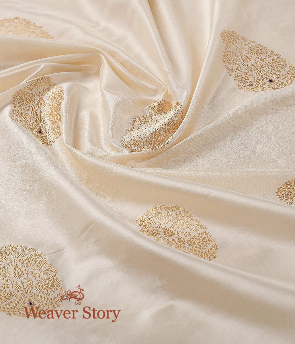 Handloom_Milky_White_Kadhwa_Meenadar_Boota_Fabric_WeaverStory_05