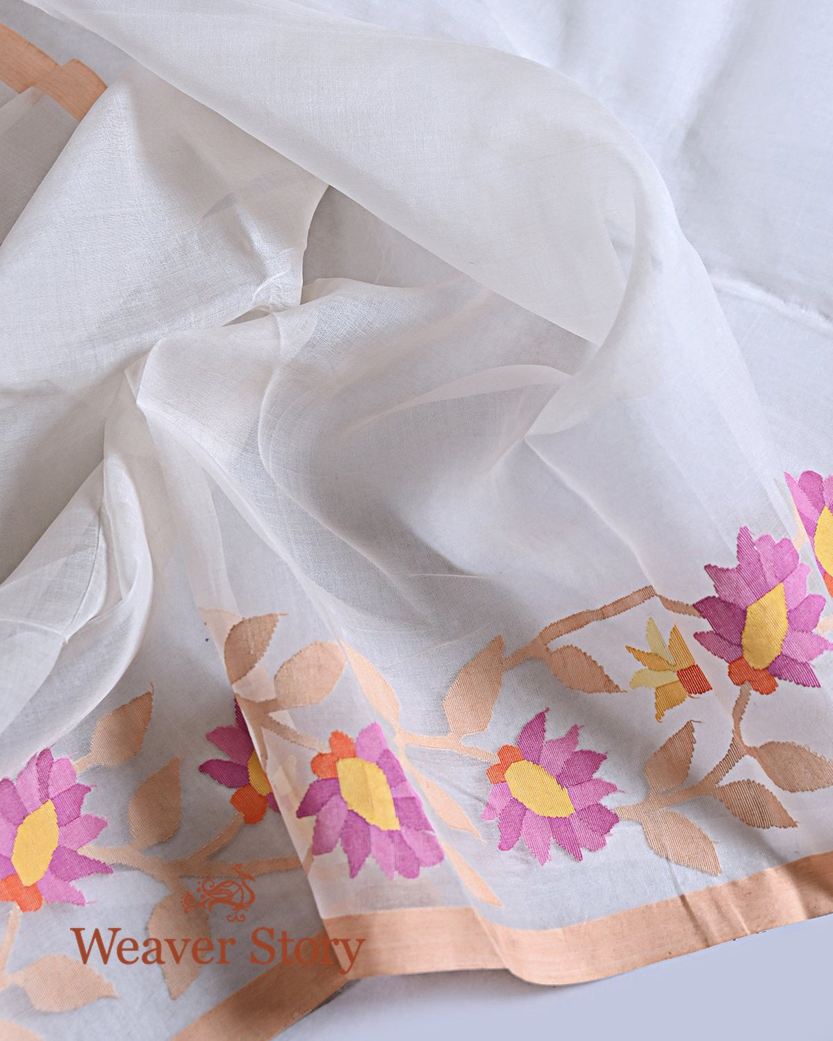 Handwoven_Offwhite_All_Over_Floral_Jaal_Dhakai_Jamdani_Saree_WeaverStory_05