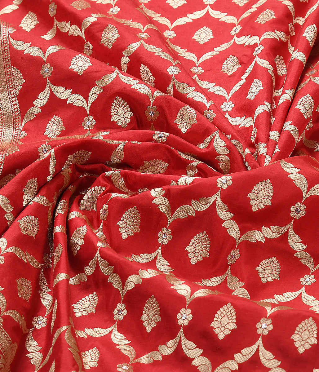 Handloom_Red_Katan_Silk_Jangla_Dupatta_with_Meenakri_Jaal_WeaverStory_05