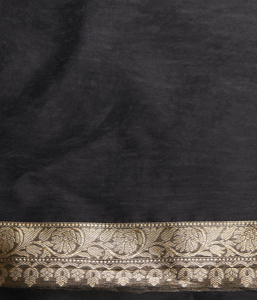 Grey_Kora_Banarasi_Handloom_Saree_with_Kadhwa_Booti_WeaverStory_05