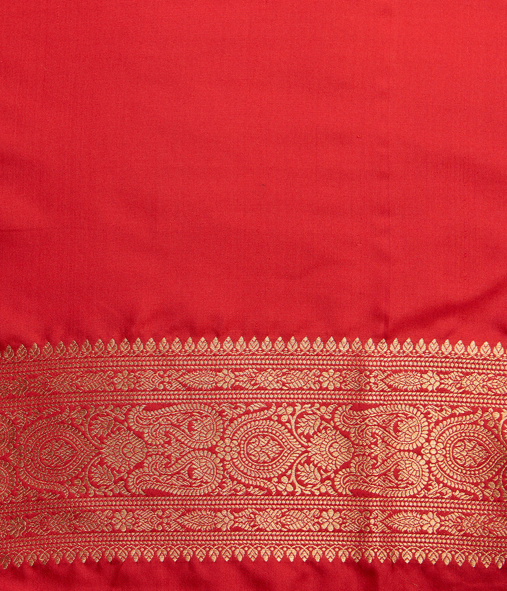 Handwoven_Red_Katan_Silk_saree_with_Small_Paisley_Motifs_Woven_in_Zari_WeaverStory_05
