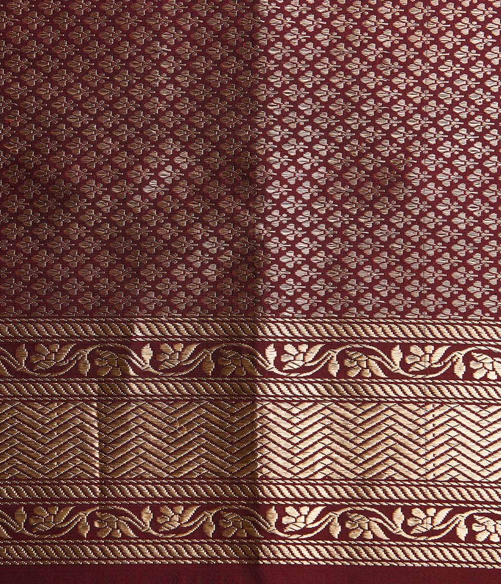 Handwoven_Mahroon_&_Black_Heavy_Zari_Border_Saree_WeaverStory_05