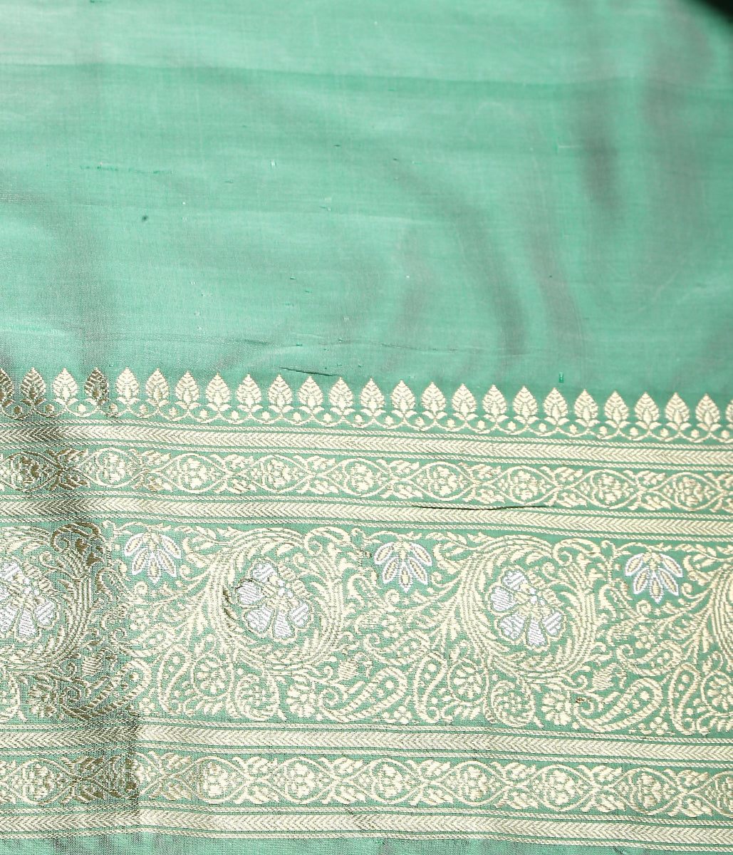 Handloom_Light_Green_Dual_Tone_Banarasi_Jangla_with_Floral_Jaal_WeaverStory_06