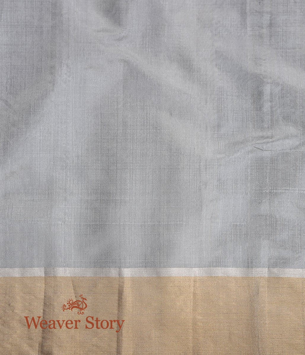 Handloom_Light_Grey_Jangla_Saree_with_all_over_Zari_WeaverStory_05