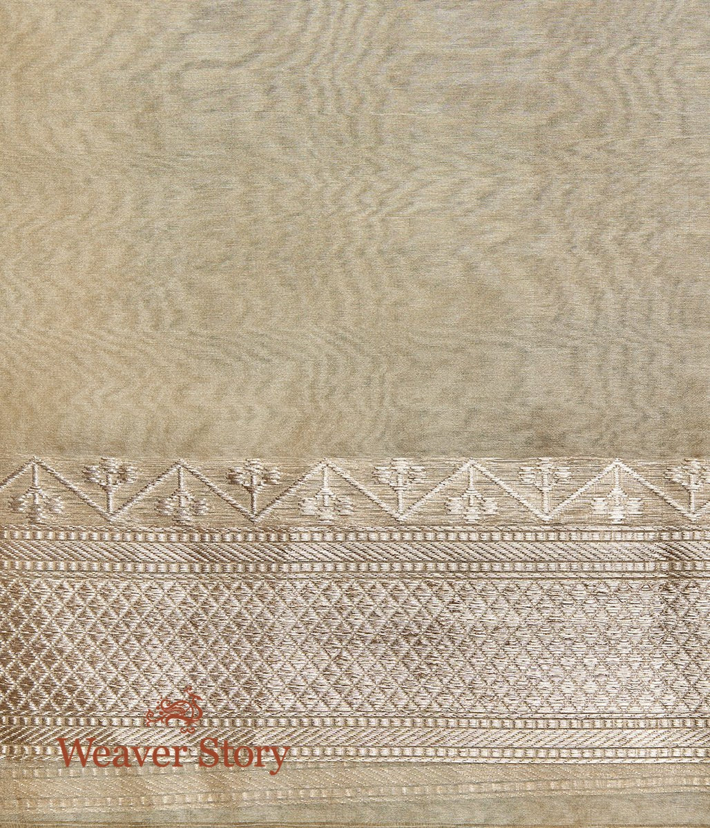 Handwoven_Peach_&_Beige_Kora_Silk_Banarasi_with_Kadhwa_Booti_WeaverStory_05