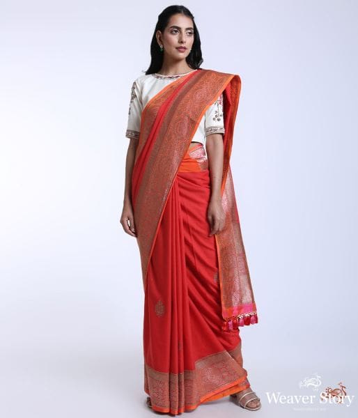 Handwoven_Banarasi_cotton_saree_with_antique_zari_weave_WeaverStory_02