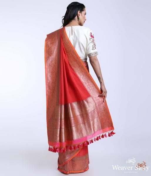 Handwoven_Banarasi_cotton_saree_with_antique_zari_weave_WeaverStory_03