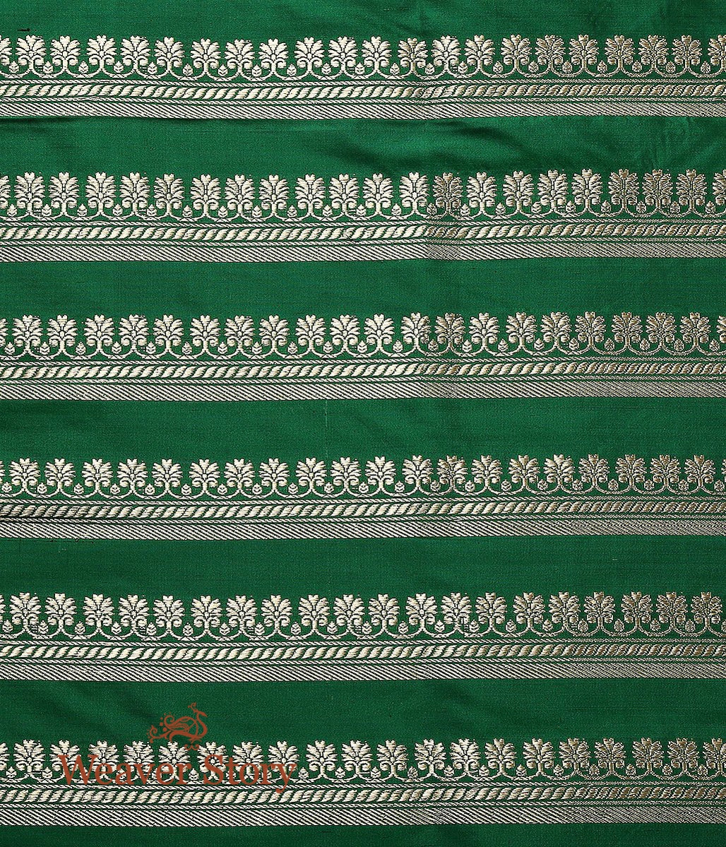 Handloom_Green_Kadhwa_Banarasi_Lehenga_with_Red_Border_WeaverStory_07