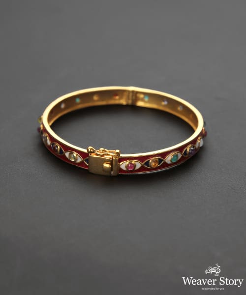 Zakiya_Handcrafted_Bangle_With_Enamel_in_Pure_Silver
_WeaverStory_03