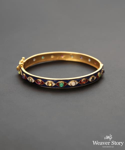 Safiyah_Bangle_With_Enamel_Handcrafted_in_Pure_Silver
_WeaverStory_02