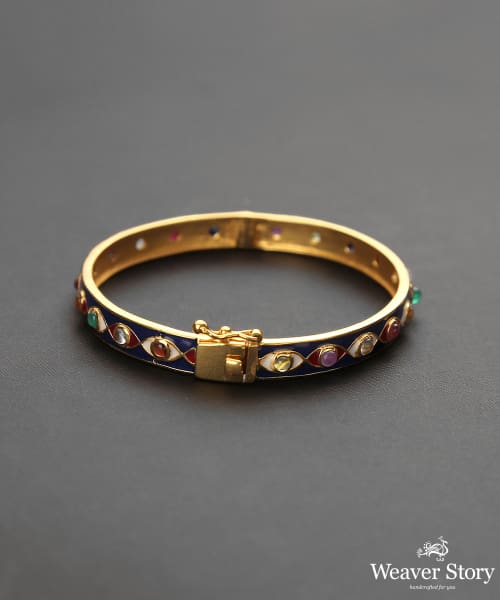 Safiyah_Bangle_With_Enamel_Handcrafted_in_Pure_Silver
_WeaverStory_03