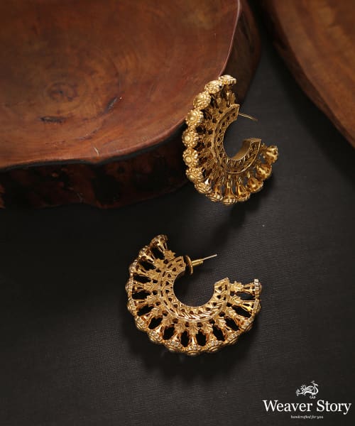 Zumana_Handcrafted_Pure_Silver_Earrings_With_Flower_Motifs_WeaverStory_01