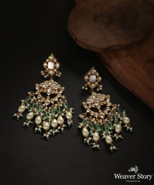 Farida_Handcrafted_Pure_Silver_Earrings_With_kundan_And_Pearls_WeaverStory_01