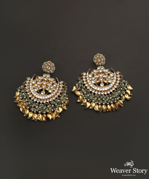 Abeerah_Handcrafted_Pure_Silver_Earrings_With_kundan_And_Pearls_WeaverStory_02