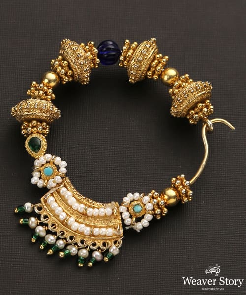 Emina_Nath_With_Pearls_And_Stones_Handcrafted_in_Pure_Silver
_WeaverStory_03