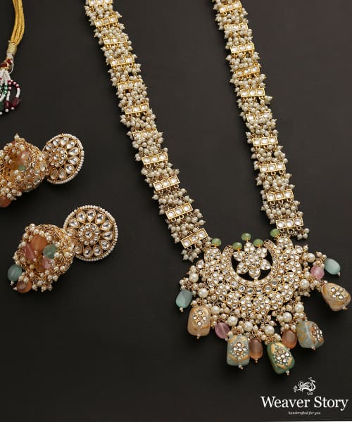 Jamila_Handcrafted_Pure_Silver_Necklace_Set_With_kundan_And_Pearls_WeaverStory_05