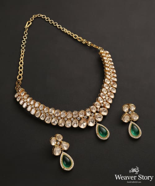 Daiwiki_Necklace_Set_With_Kundan_And_Emeralds_Handcrafted_In_Pure_Silver_WeaverStory_02