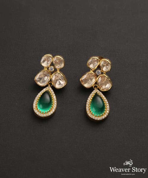 Daiwiki_Necklace_Set_With_Kundan_And_Emeralds_Handcrafted_In_Pure_Silver_WeaverStory_04
