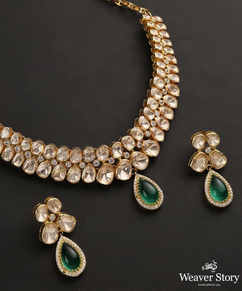 Daiwiki_Necklace_Set_With_Kundan_And_Emeralds_Handcrafted_In_Pure_Silver_WeaverStory_05