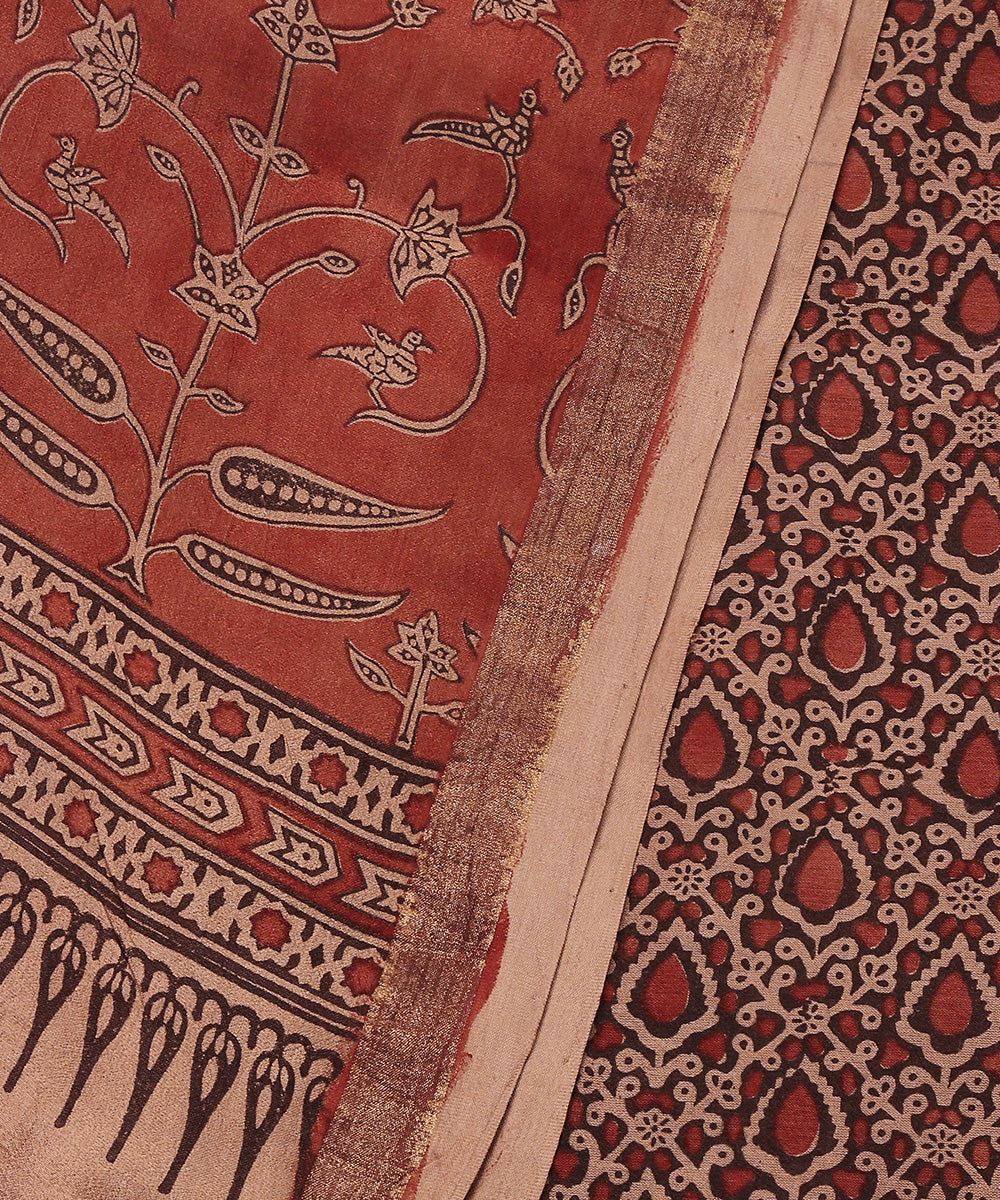 Peach_And_Red_Handloom_Pure_Silk_Cotton_Dupatta_With_Hand_Block_Printing_WeaverStory_04