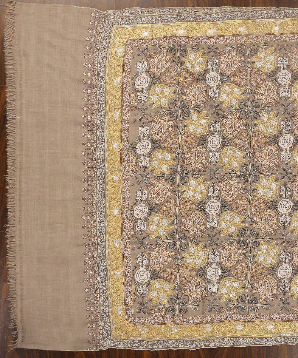 Toosh_Color_Handwoven_Pure_Pashmina_Shawl_Rose_And_Chinaar_Leaf_Sozni_Kari_And_Tilla_Work_WeaverStory_03