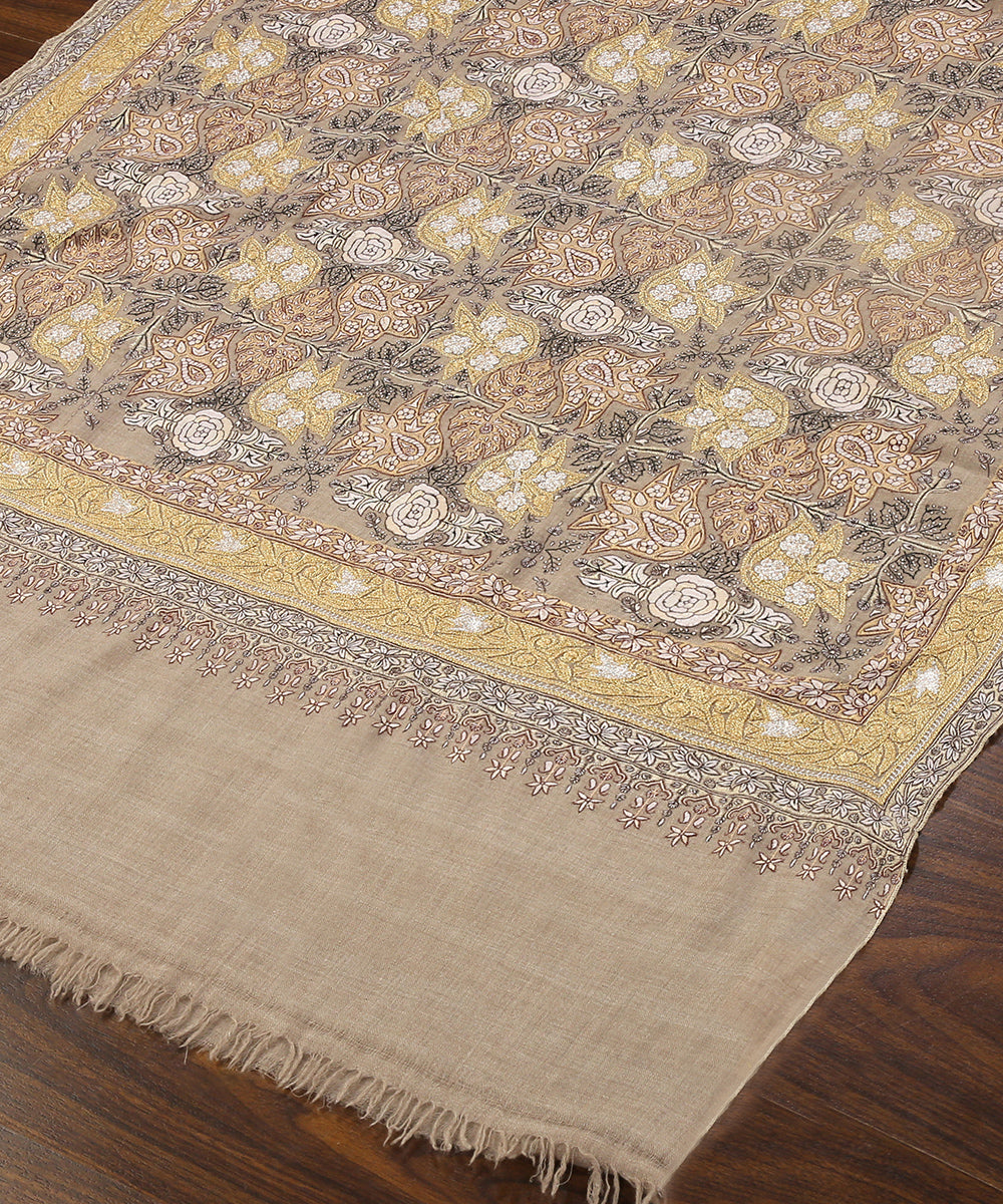 Toosh_Color_Handwoven_Pure_Pashmina_Shawl_Rose_And_Chinaar_Leaf_Sozni_Kari_And_Tilla_Work_WeaverStory_04