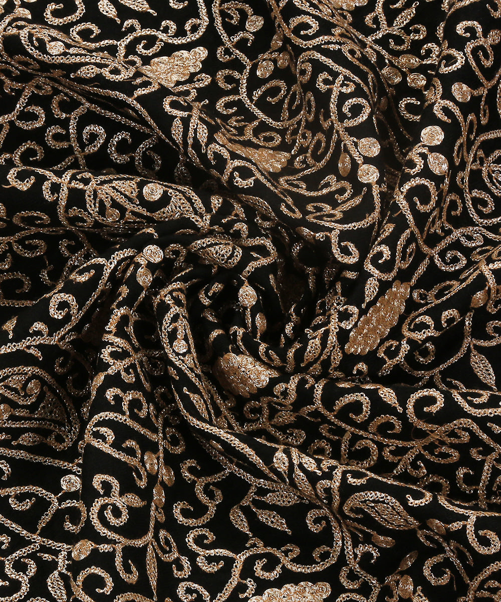 Black_Handwoven_Tilla_Jamawar_Pure_Pashmina_Shawl_With_Paisley_Border_WeaverStory_06