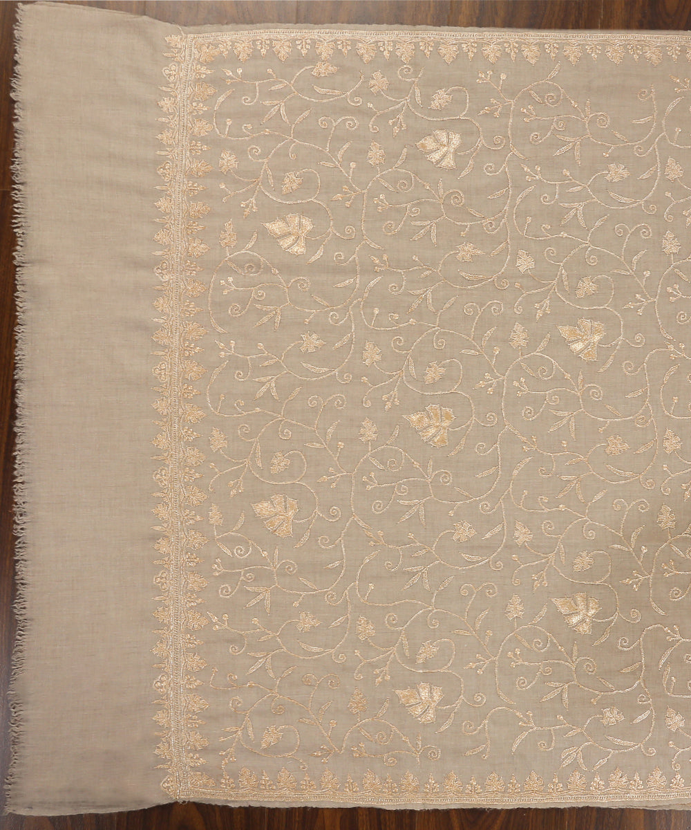 Handwoven_Toosh_Color_Tilla_Jamawar_Pure_Pashmina_Shawl_With_Chinaar_Leaves_WeaverStory_03