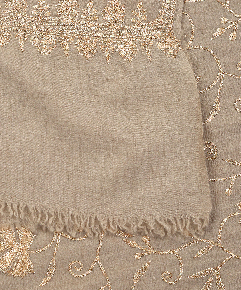 Handwoven_Toosh_Color_Tilla_Jamawar_Pure_Pashmina_Shawl_With_Chinaar_Leaves_WeaverStory_05
