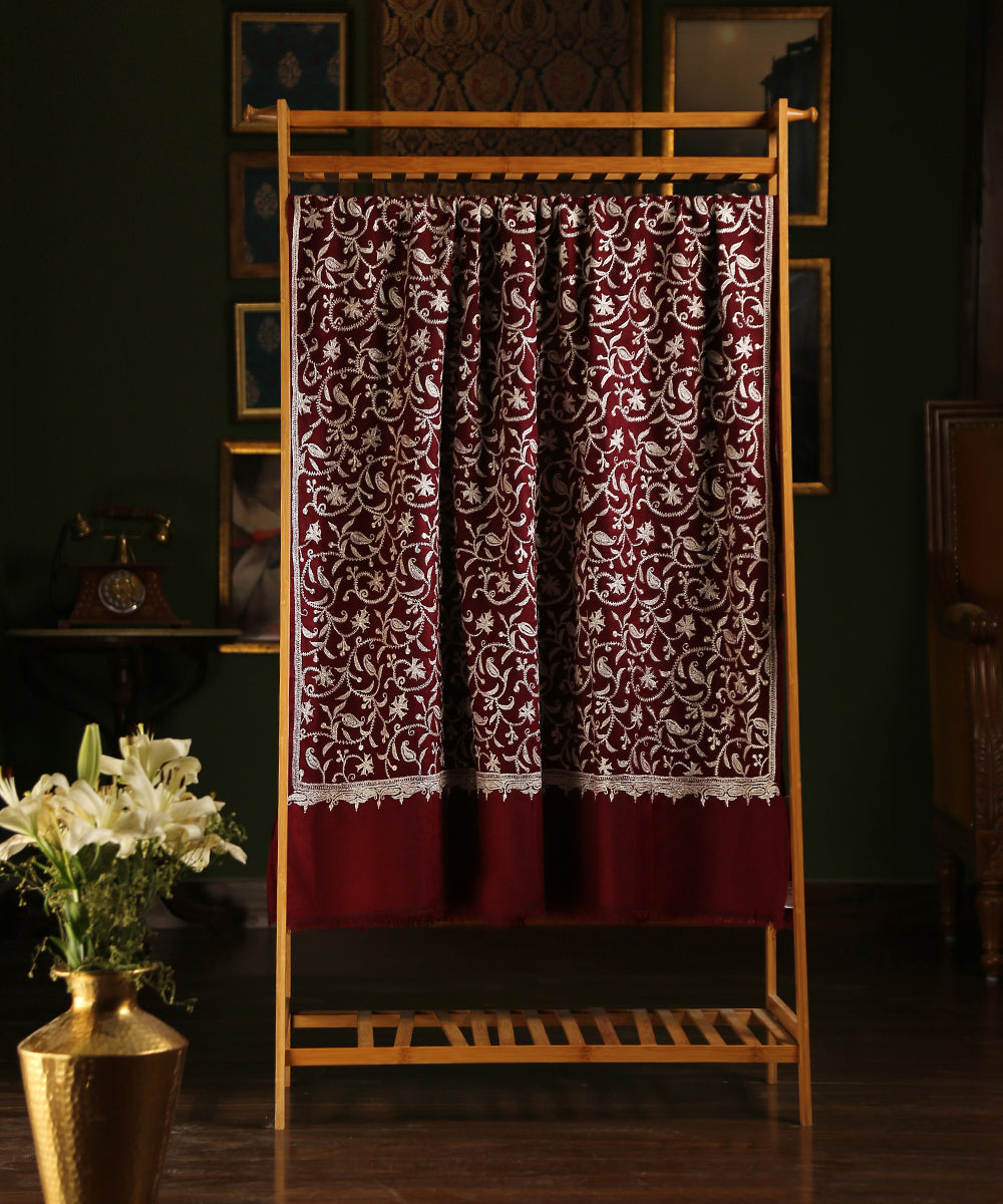 Maroon_Handwoven_Pure_Pashmina_Jamawar_Shawl_With_Chinaar_Leaves_And_Silver_Tilla_Work_WeaverStory_02