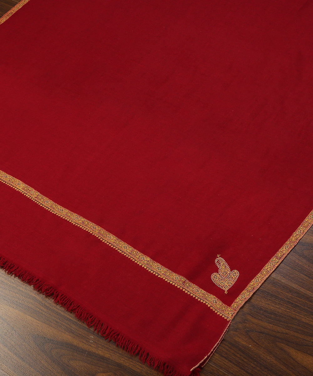 Handwoven_Maroon_Pure_Pashmina_Shawl_With_Fine_Sozni_Kari_Border_And_Paisley_Motif_WeaverStory_04