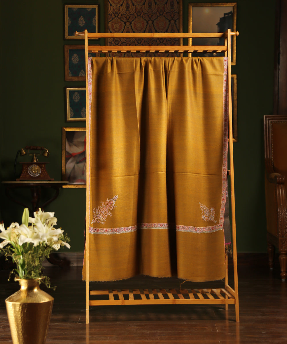 Mustard_And_Grey_Handwoven_Reversible_Pure_Pashmina_Shawl_With_Sozni_Kari_Border_And_Corner_Motif_WeaverStory_02