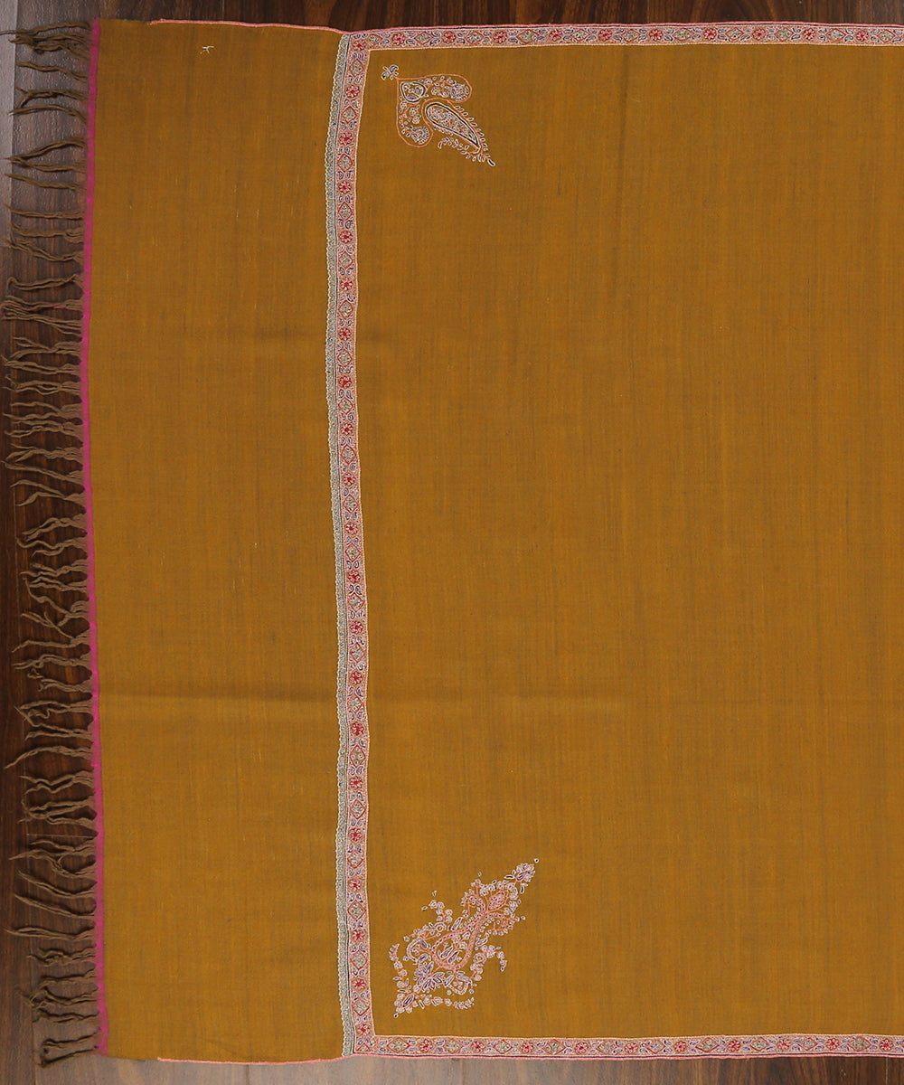 Mustard_And_Grey_Handwoven_Reversible_Pure_Pashmina_Shawl_With_Sozni_Kari_Border_And_Corner_Motif_WeaverStory_03