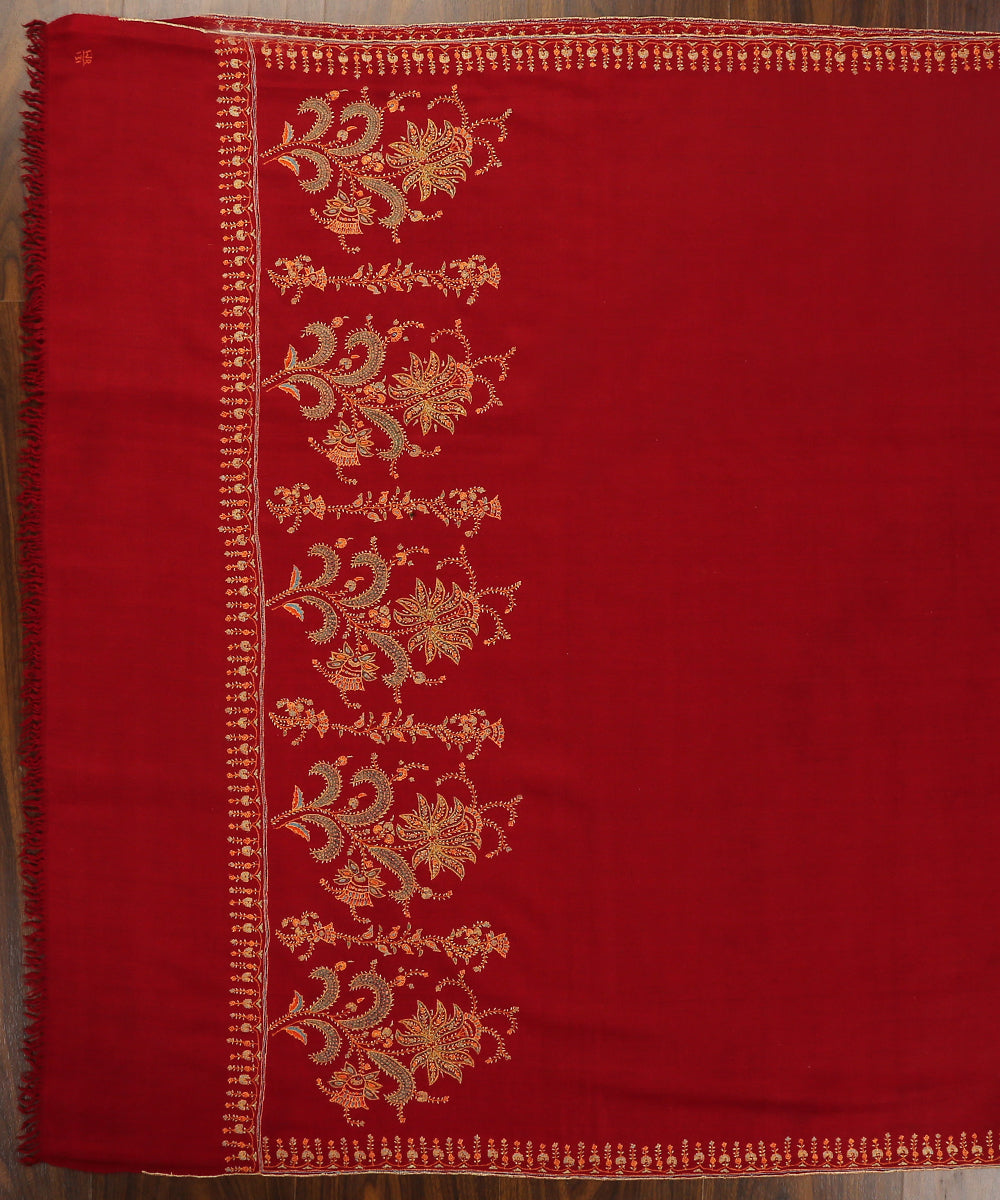 Red_Handwoven_Pure_Pashmina_Shawl_With_Sozni_Kari_Border_And_Mughal_Motifs_On_Palla_WeaverStory_03