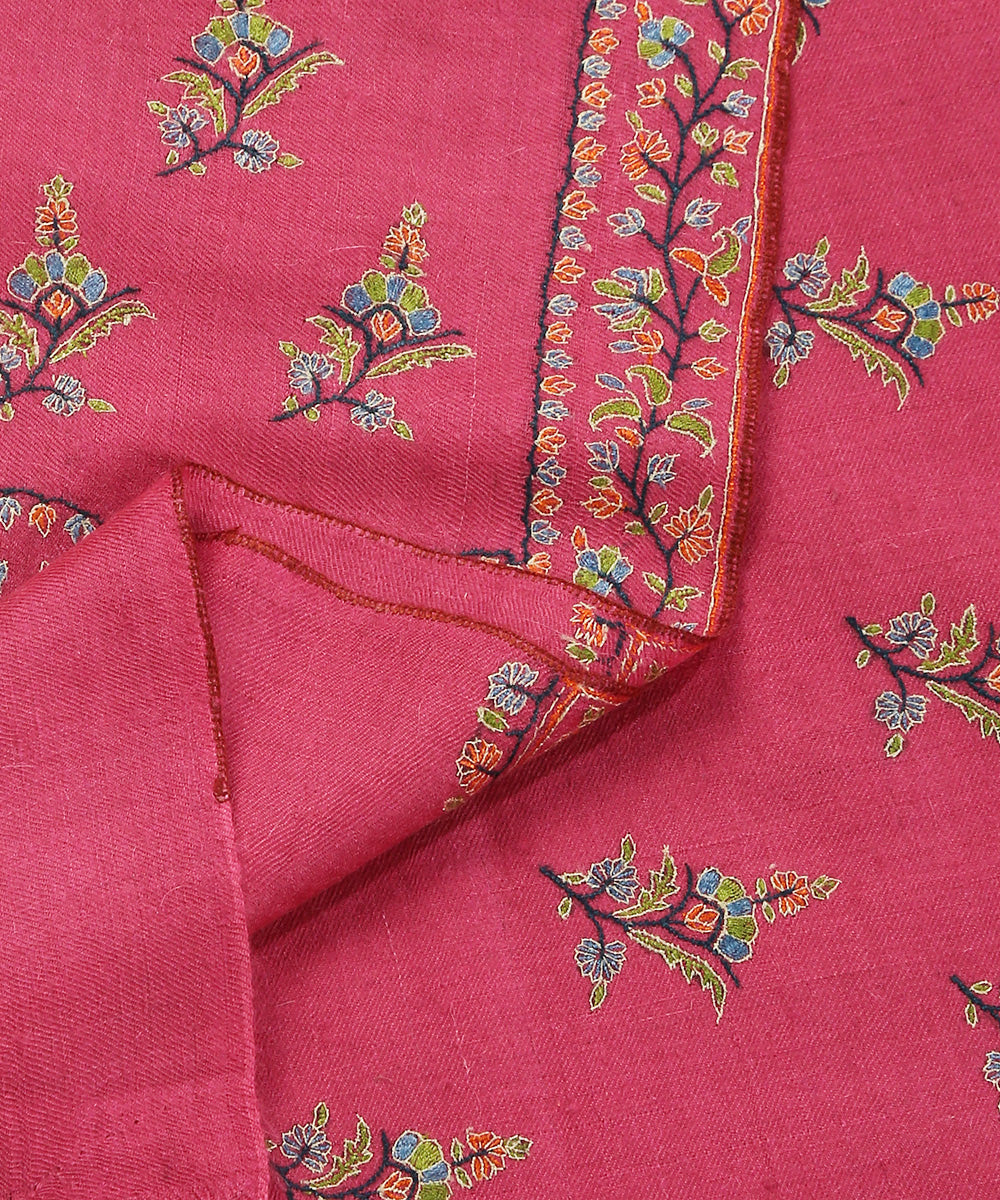 Pink_Handwoven_Pure_Pashmina_Shawl_With_Sozni_Kari_Booti_WeaverStory_05