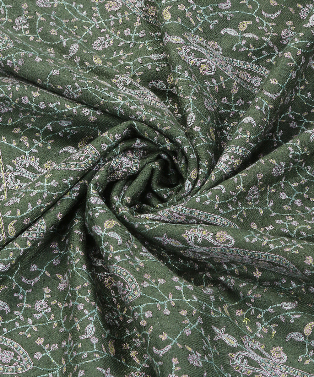 Sage_Green_Handwoven_Pure_Pashmina_Shawl_With_All_Over_Sozni_Kari_Jaal_WeaverStory_06