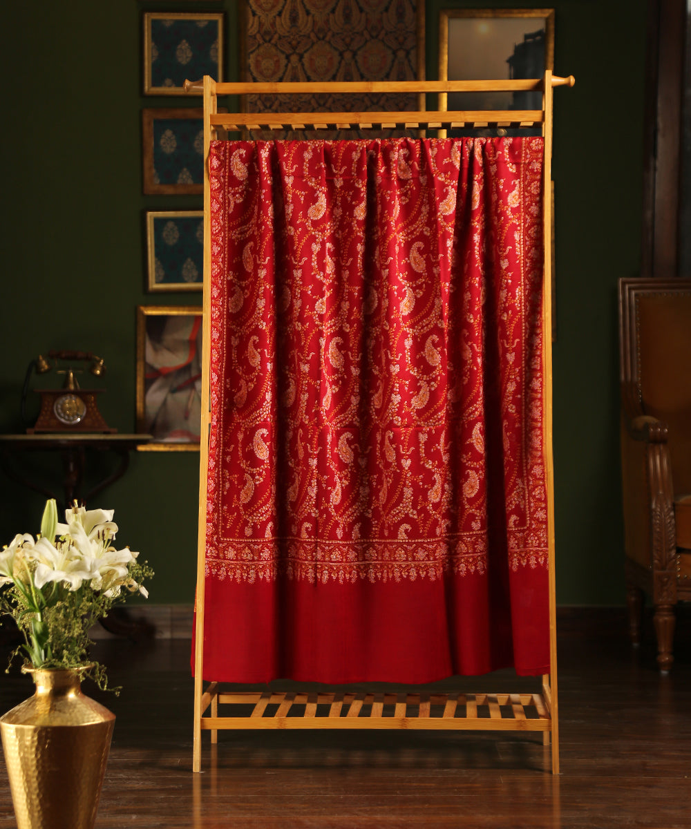 Handwoven_Red_Pure_Pashmina_Shawl_With_All_Over_Sozni_Kari_Jaal_WeaverStory_02