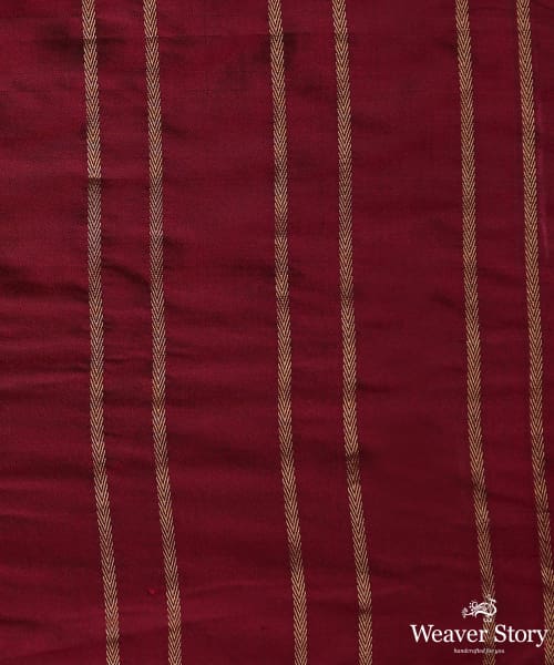 Emerald_Green_And_Pink_Dual_Tone_Twill_Weave_Pure_Mulberry_Silk_Saree_With_Horizontal_Zari_Lines_And_Gold_Zari_Booti_WeaverStory_06