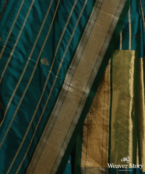 Emerald_Green_Twill_Weave_Pure_Mulberry_Silk_Saree_With_Horizontal_Zari_Lines_And_Gold_Zari_Booti_WeaverStory_04