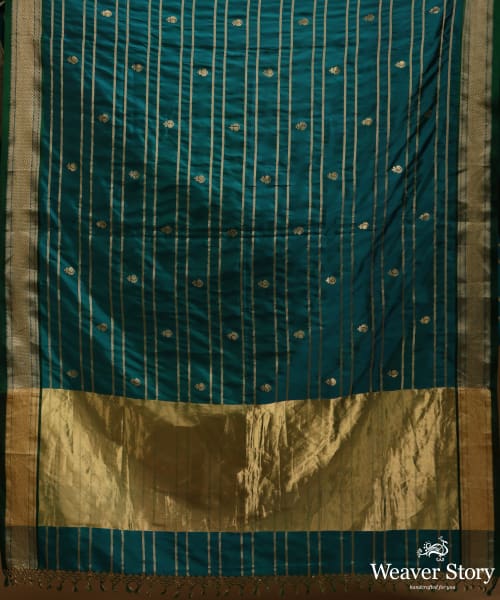 Emerald_Green_Twill_Weave_Pure_Mulberry_Silk_Saree_With_Horizontal_Zari_Lines_And_Gold_Zari_Booti_WeaverStory_05