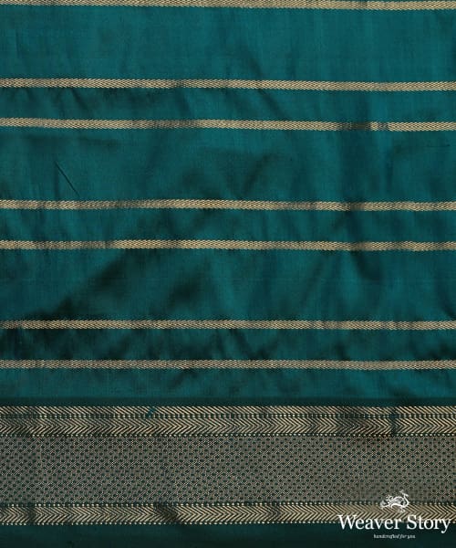 Emerald_Green_Twill_Weave_Pure_Mulberry_Silk_Saree_With_Horizontal_Zari_Lines_And_Gold_Zari_Booti_WeaverStory_06