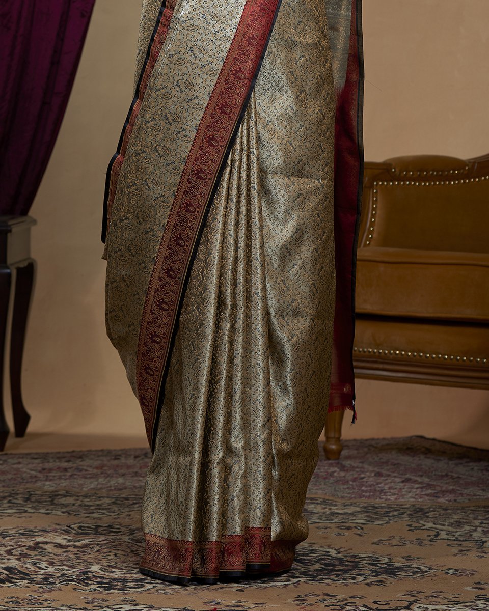 Beige_Grey_Handloom_Pure_Katan_Silk_Reshmi_Tanchoi_Banarasi_Saree_With_Red_Border_WeaverStory_04