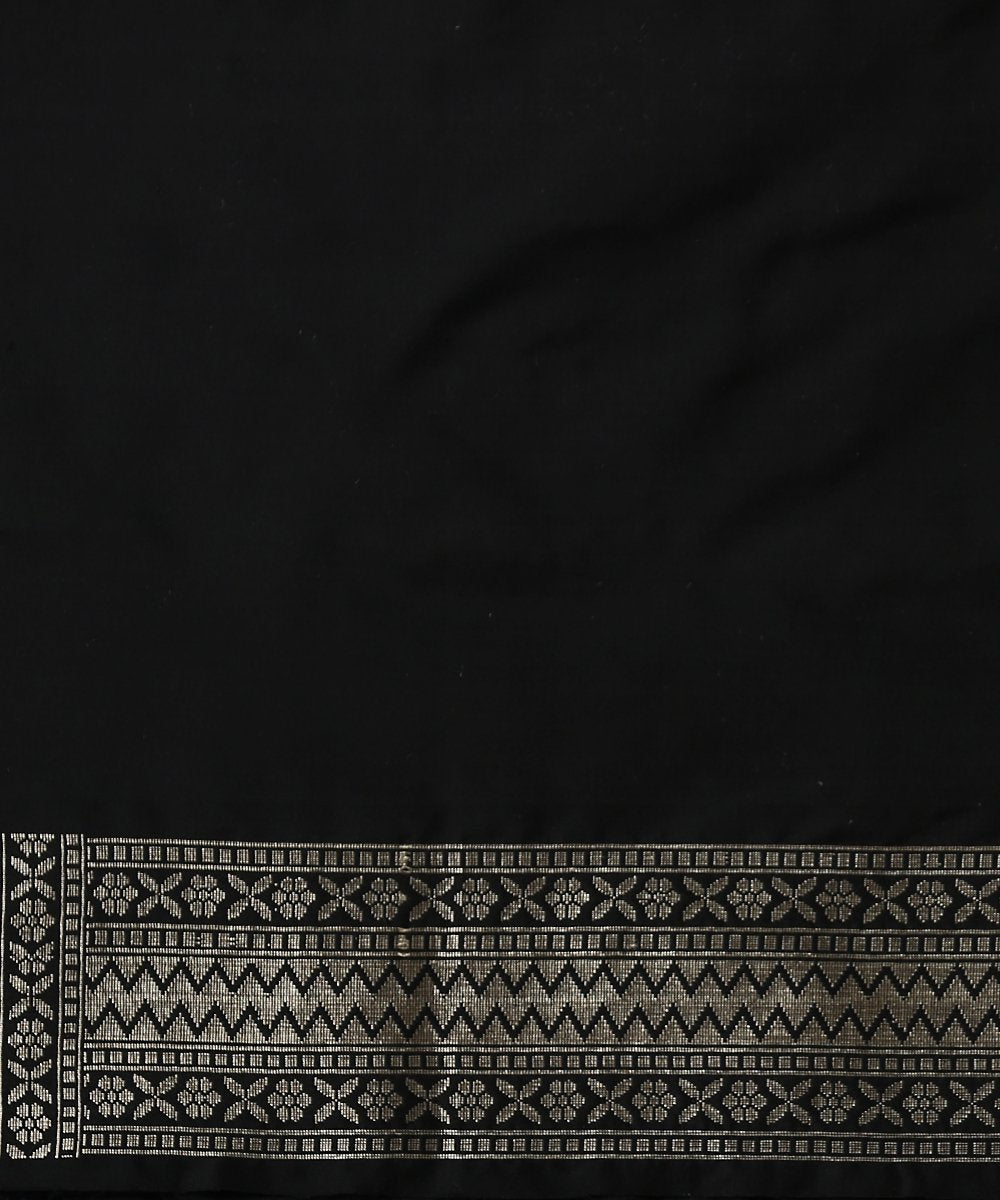Black_Handloom_Pure_Katan_Silk_Banarasi_Saree_with_Meenakari_Jaal_WeaverStory_05