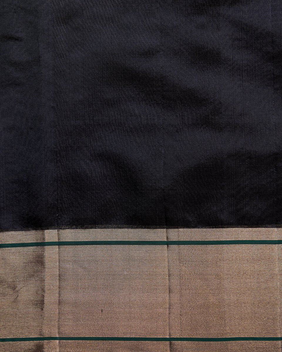 Black_Handloom_Ek_naliya_Chanderi_Silk_Saree_with_Gold_Zari_WeaverStory_05