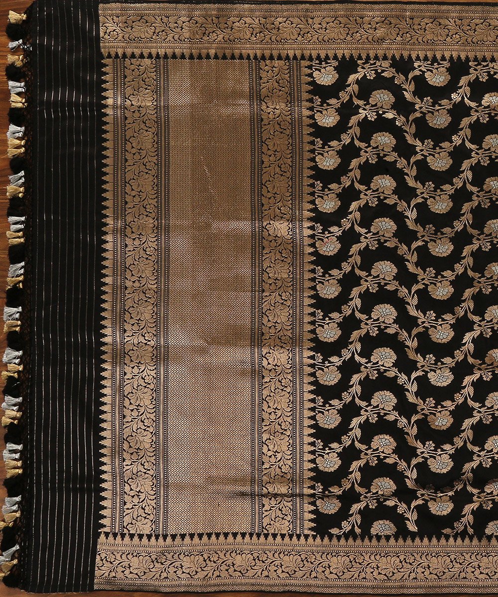 Black_Handloom_Kadhwa_Jangla_Banarasi_Dupatta_with_Sona_Rupa_Zari_WeaverStory_02