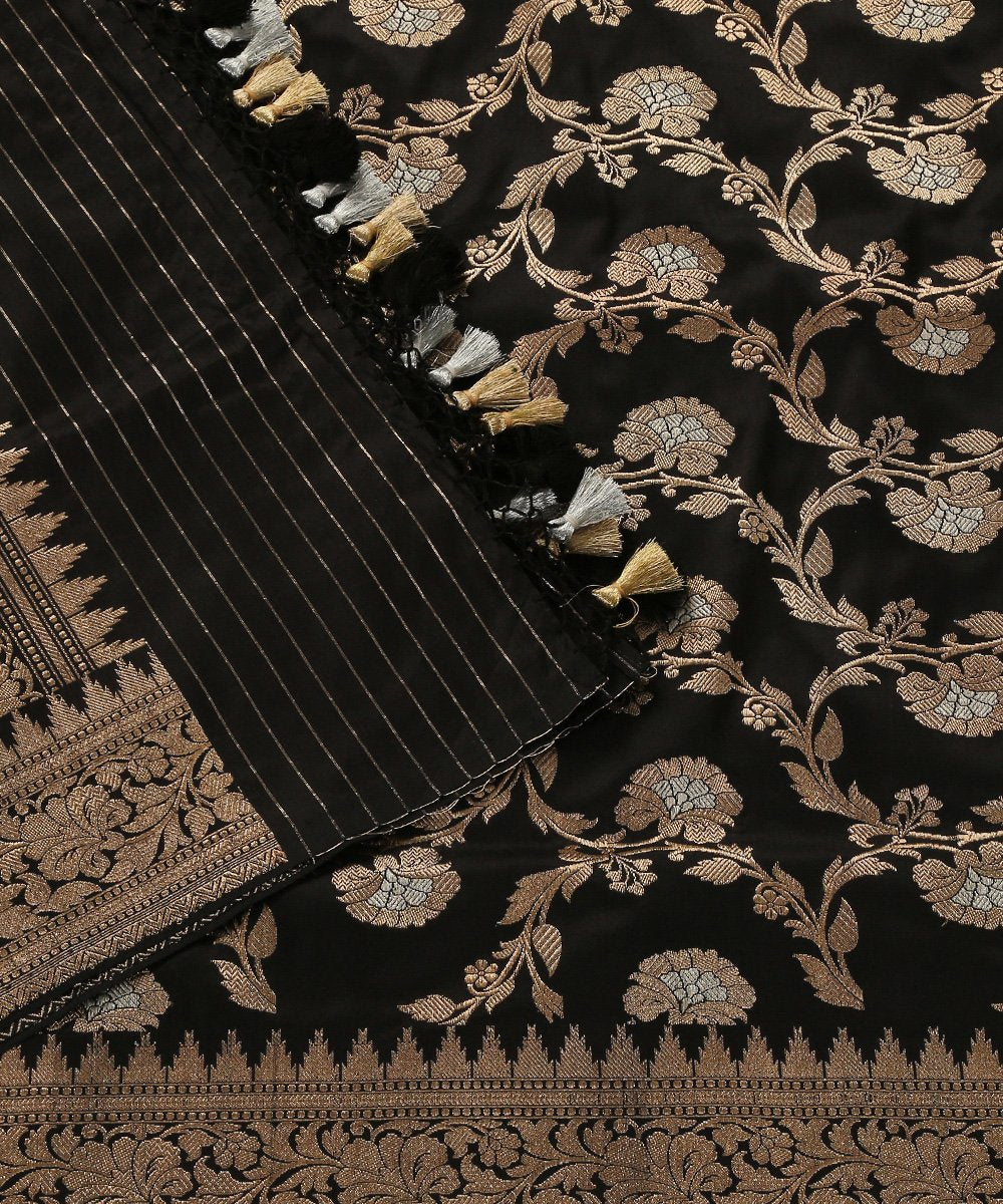Black_Handloom_Kadhwa_Jangla_Banarasi_Dupatta_with_Sona_Rupa_Zari_WeaverStory_05