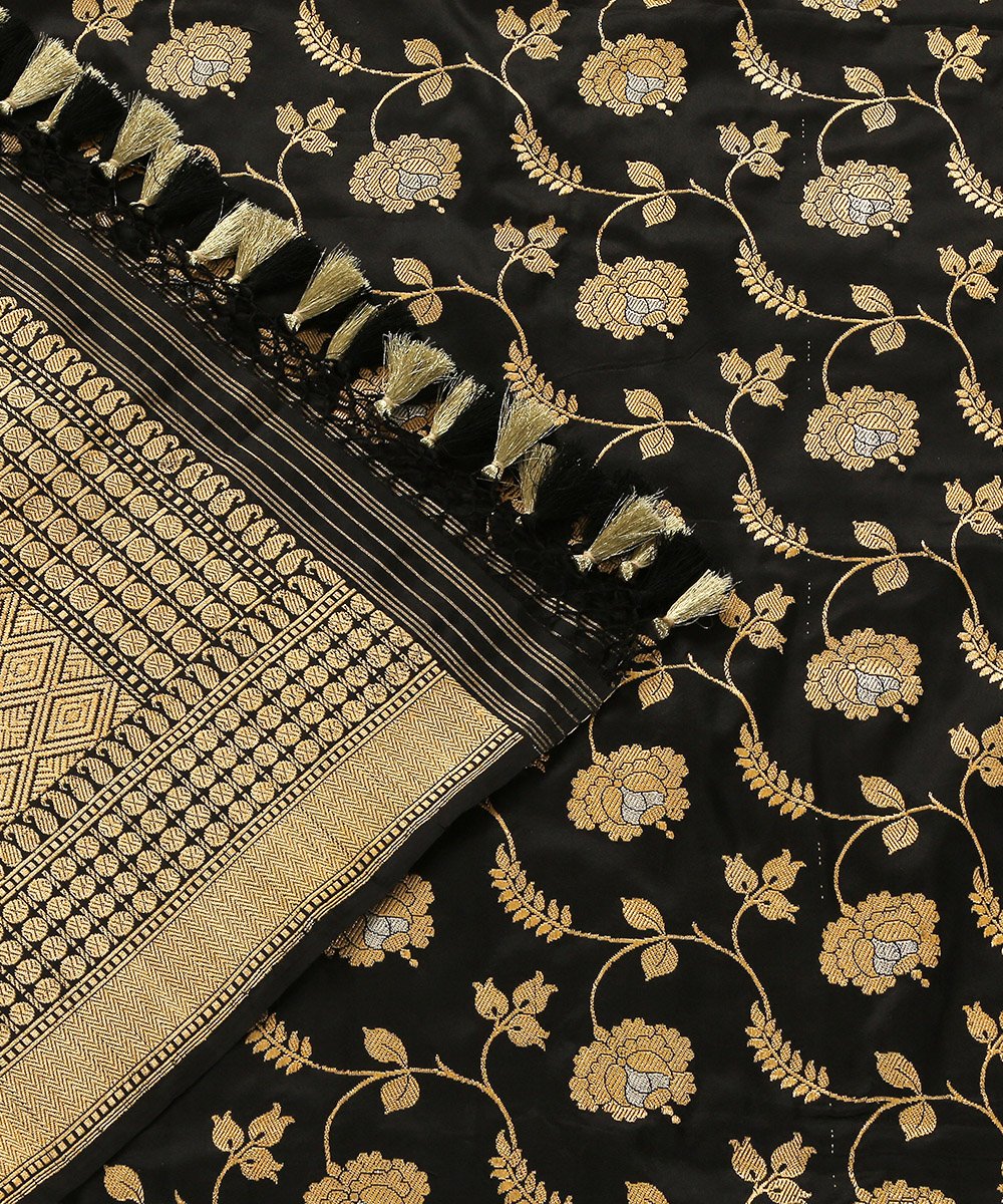 Black_Handloom_Pure_Katan_Silk_with_Sona_Rupa_Kadhwa_Jangla_Dupatta_WeaverStory_05