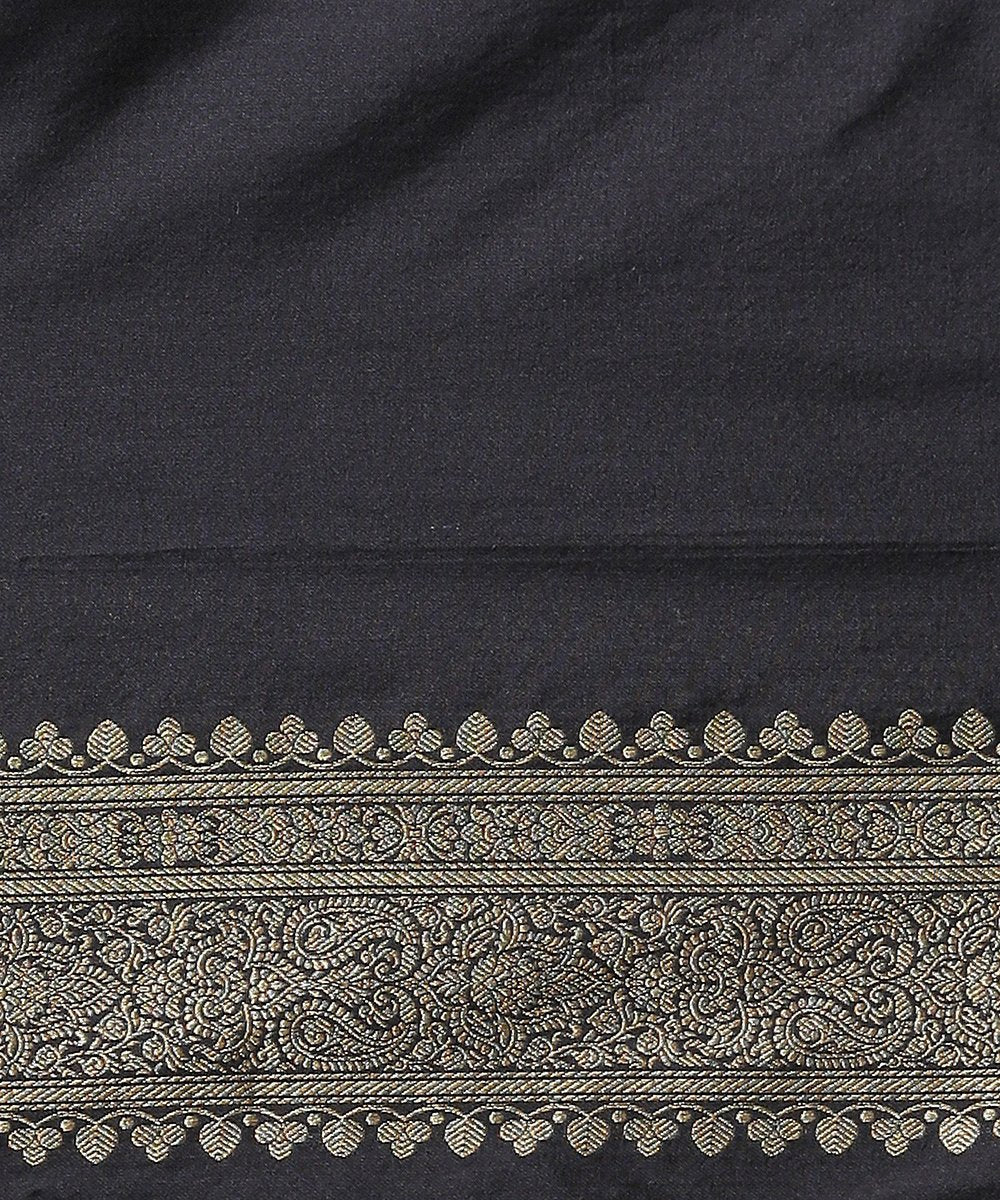 Black_Handloom_Tanchoi_Banarasi_Katan_Silk_Saree_WeaverStory_05