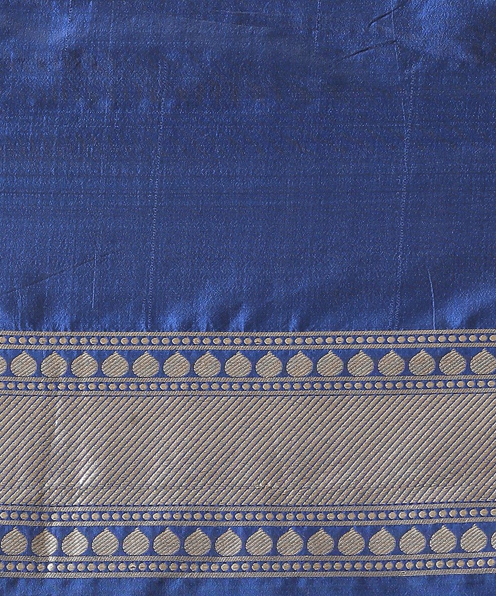 Blue_Handloom_Pure_Katan_Silk_Banarasi_Saree_with_Floral_Jaal_WeaverStory_05
