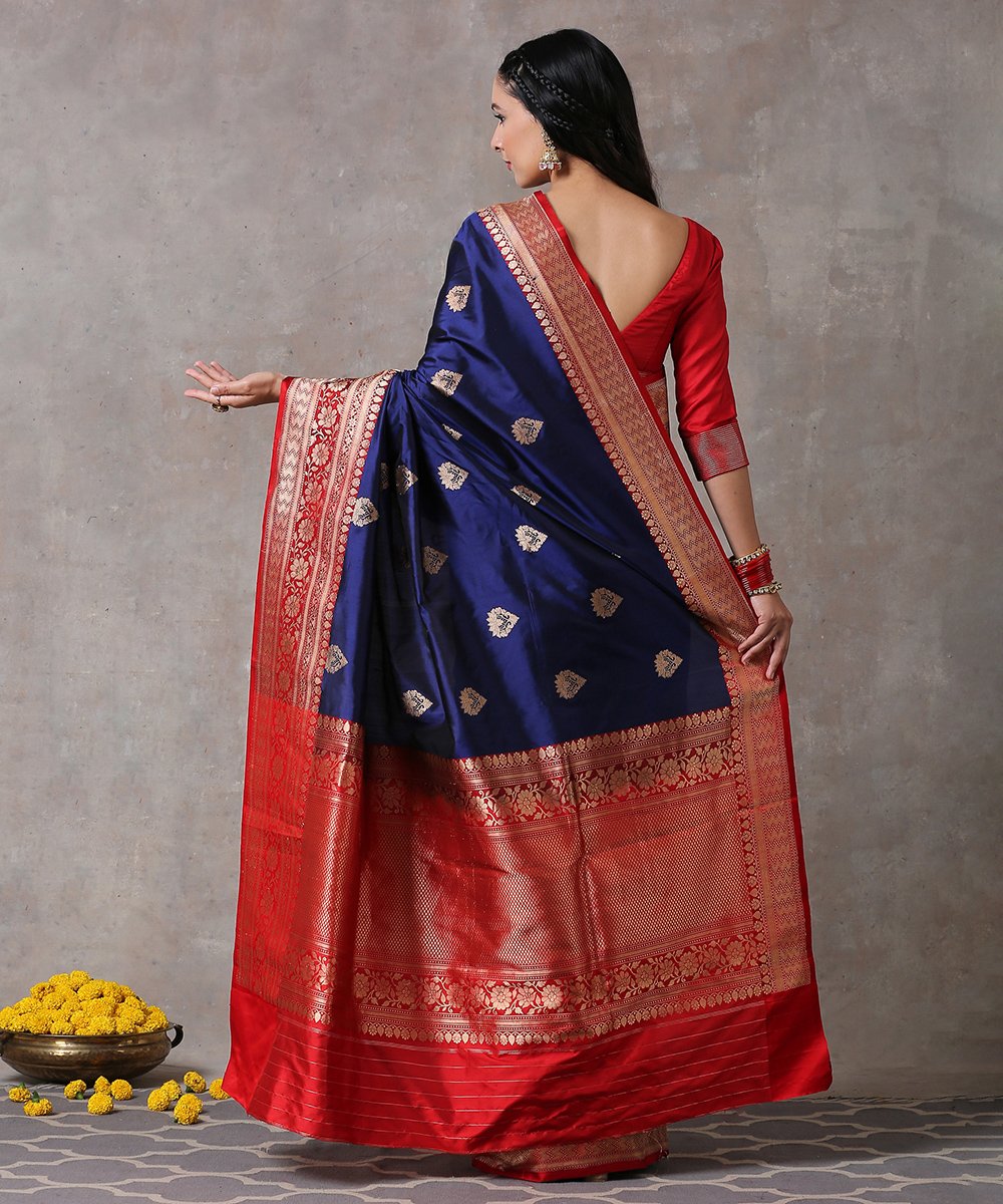 Blue_Handloom_Pure_Katan_Silk_Banarasi_Saree_With_Kadhwa_Boota_And_Red_Border_WeaverStory_03